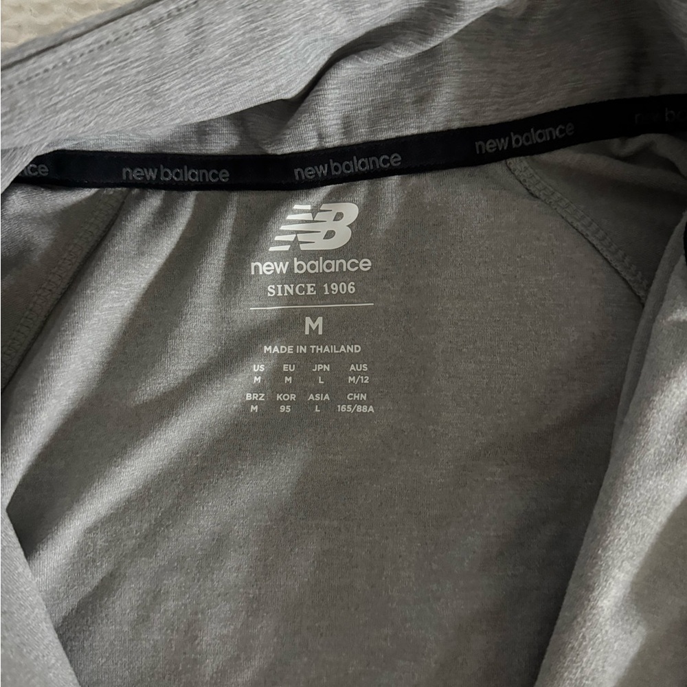New Balance Women's Performance Jacket in Gray - Picture 3 of 3